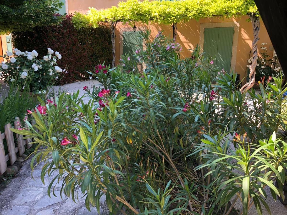 Le Mas De Trevouse Saint-Saturnin-les-Avignon Екстер'єр фото