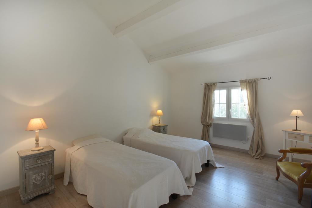 Le Mas De Trevouse Saint-Saturnin-les-Avignon Екстер'єр фото