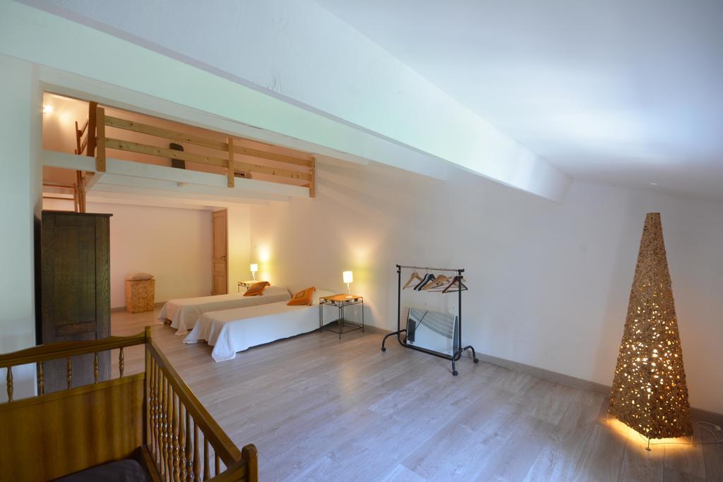 Le Mas De Trevouse Saint-Saturnin-les-Avignon Екстер'єр фото
