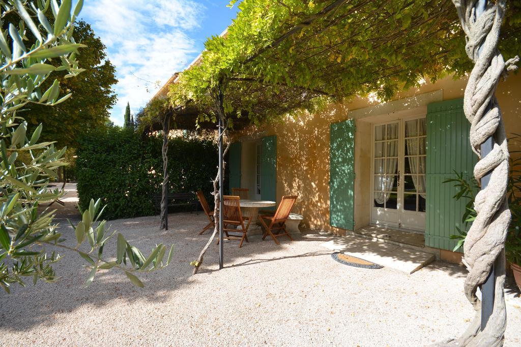 Le Mas De Trevouse Saint-Saturnin-les-Avignon Екстер'єр фото