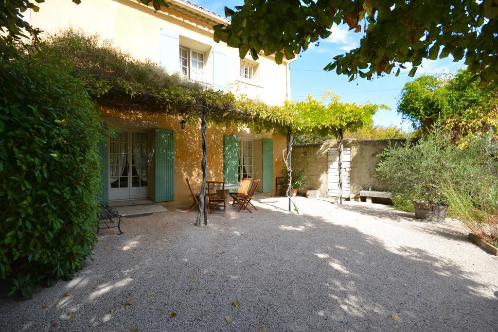 Le Mas De Trevouse Saint-Saturnin-les-Avignon Екстер'єр фото